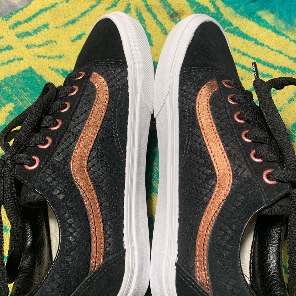 Women's Size 7.0 VANS Old Skool Shoes Black Suede - Snakeskin Design Stitching